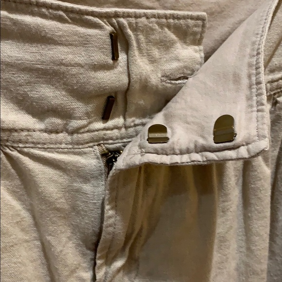 Old Navy mini skirt in Oatmeal size 6. - Picture 3 of 4